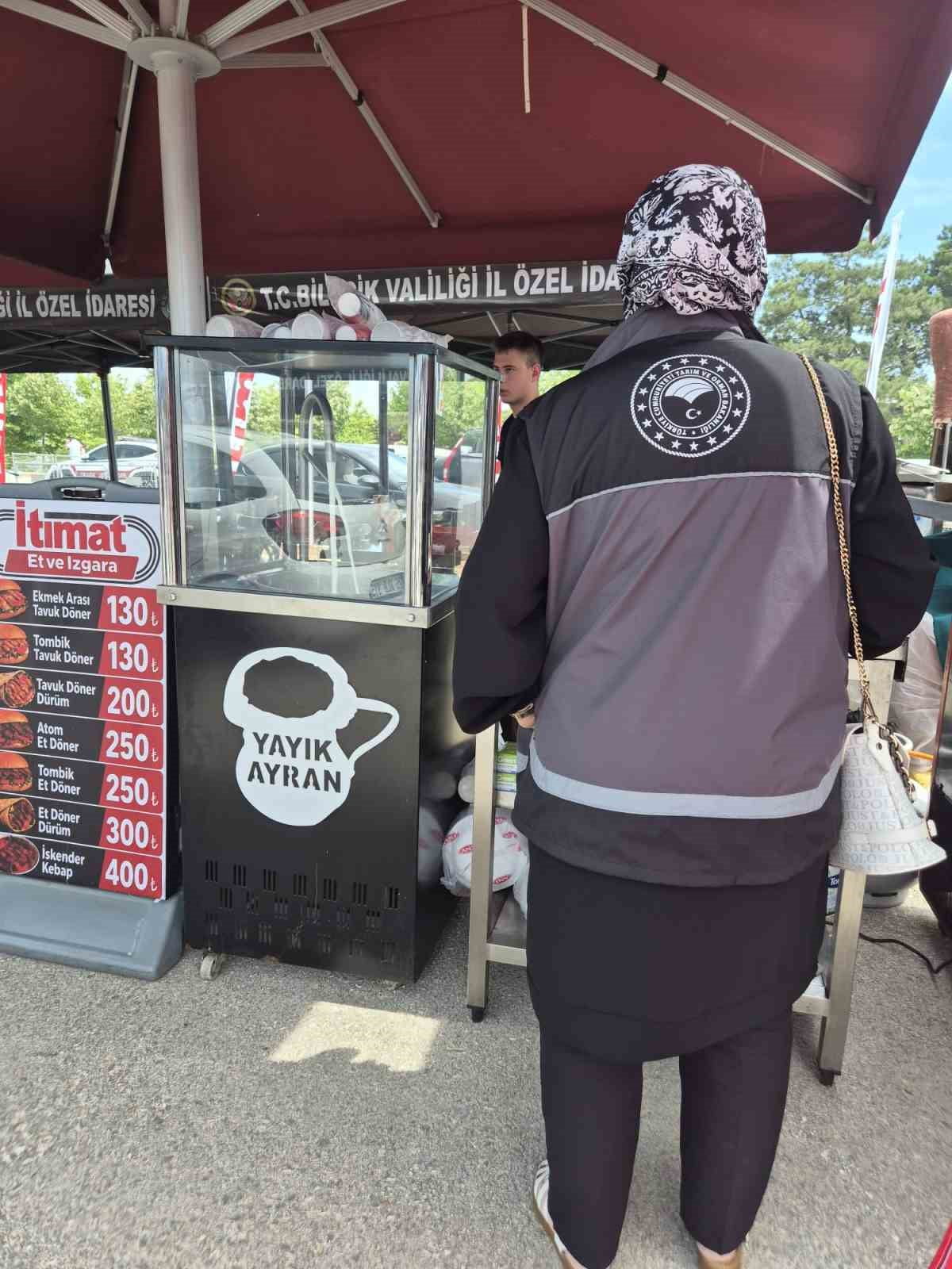 BİLECİK'TE PELİTÖZÜ GÖLETİ'NDE DÜZENLENEN GÖLPARK FEST 2026 KAPSAMINDA HİZMET VEREN YİYECEK VE...