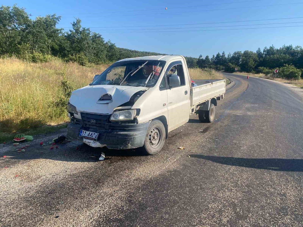 BİLECİK’TE KAMYONETLE OTOMOBİL ÇARPIŞTI: 3 YARALI