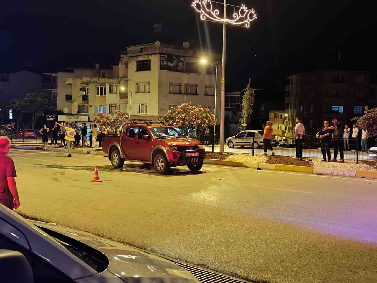 BİLECİK’TE MOTOSİKLET İLE OTOMOBİL ÇARPIŞTI: 2 YARALI