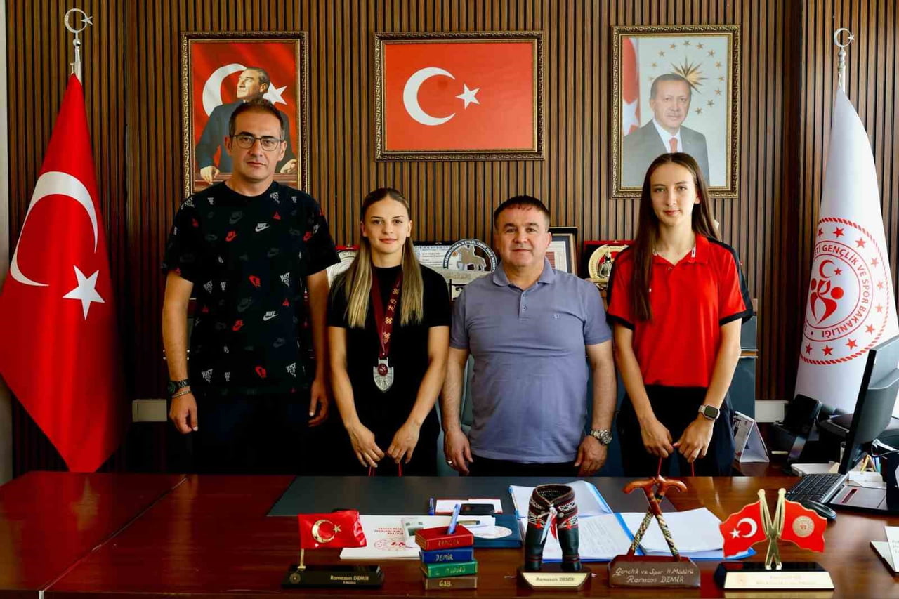BİLECİKLİ ATLETLERDEN TÜRKİYE ŞAMPİYONALARINDA ÇİFTE BAŞARI