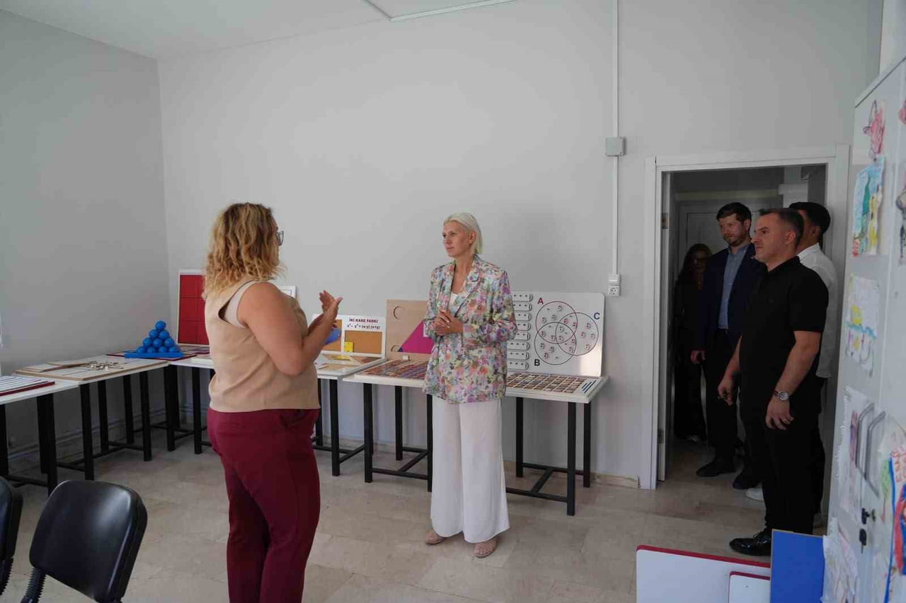 BİLGİNİN, SANATIN VE DAYANIŞMANIN YENİ ADRESİ HALK ENSTİTÜSÜ KAPILARINI AÇTI