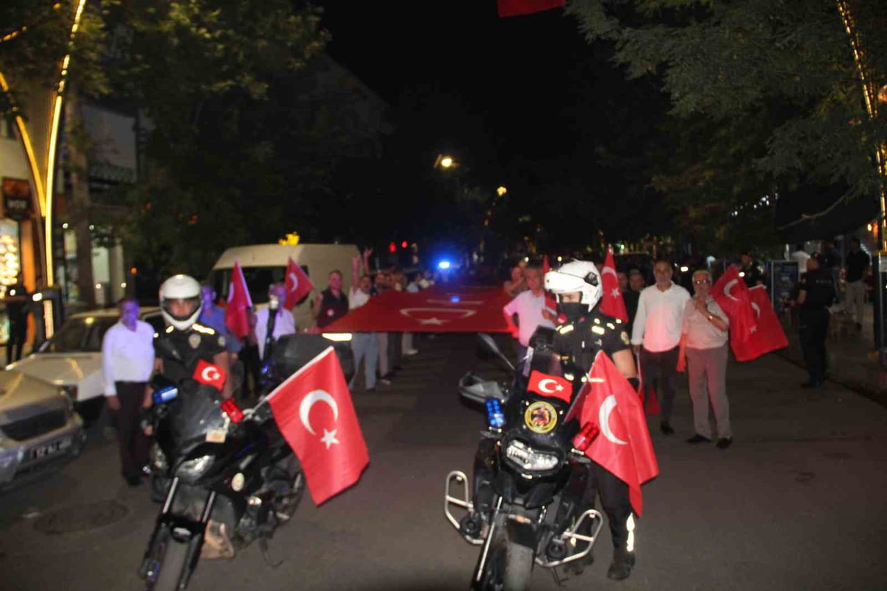 BİNGÖL'DE 15 TEMMUZ'UN 10. YIL DÖNÜMÜNDE DEMOKRASİ NÖBETİ