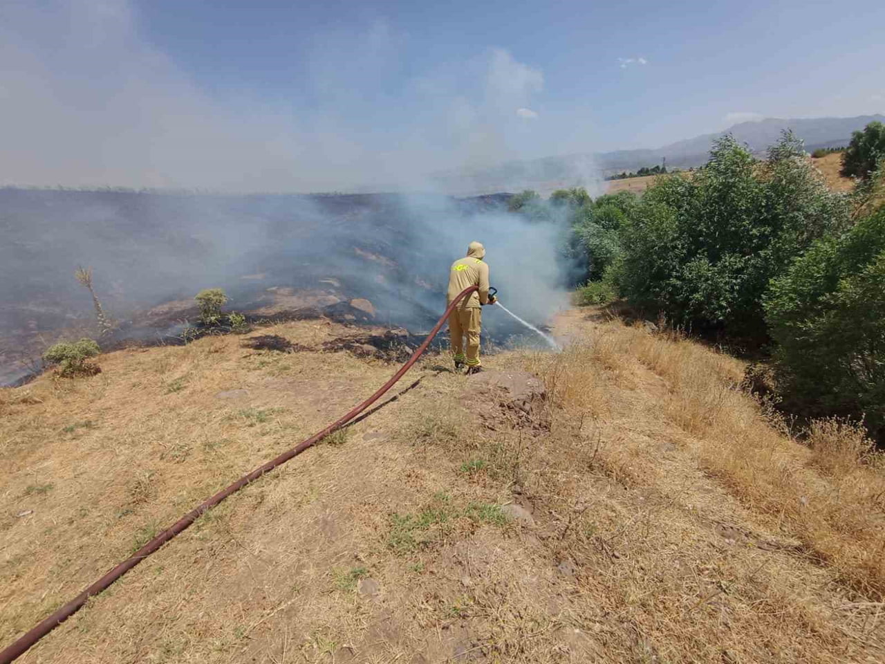 BİNGÖL'DE 5 AYRI NOKTADA ÇIKAN YANGINLAR SÖNDÜRÜLDÜ