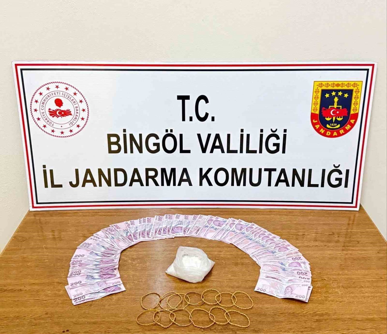 BİNGÖL’DE JANDARMADAN HUZUR OPERASYONU: 4 TUTUKLAMA