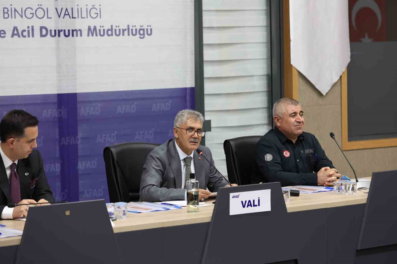 BİNGÖL VALİSİ CAHİT ÇELİK AÇIKLAMALARDA BULUNDU