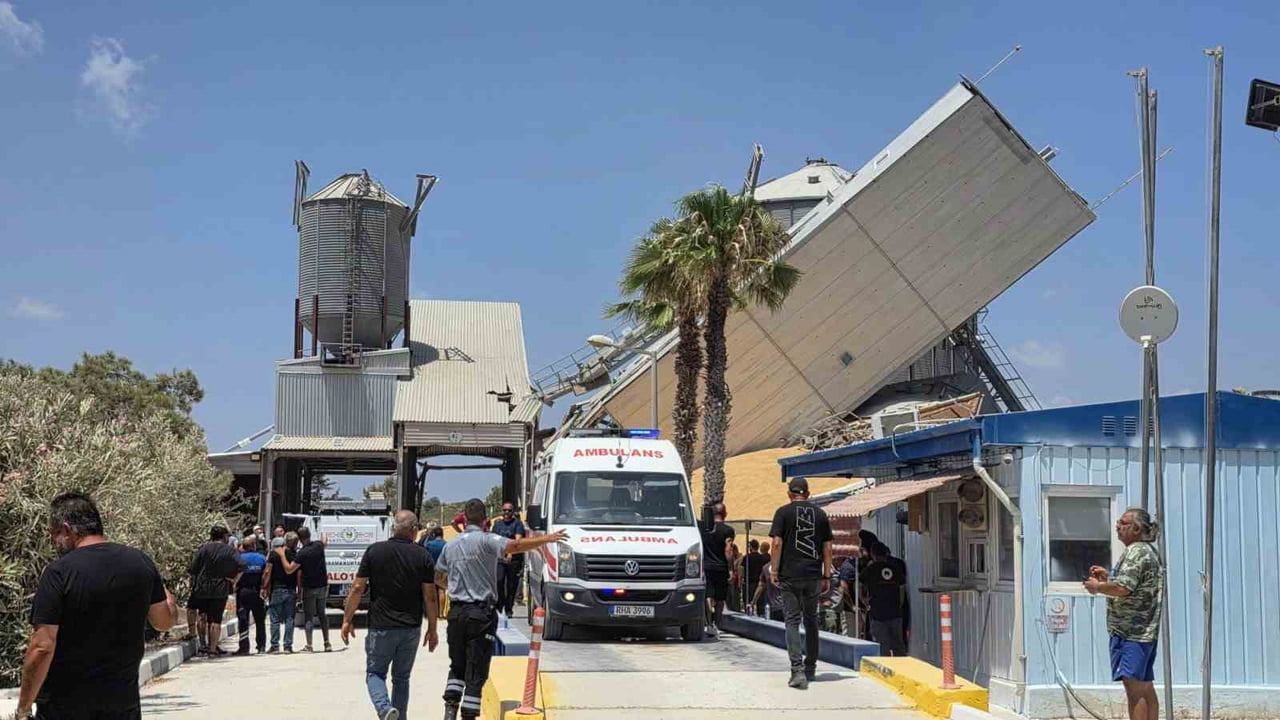 BİR KİŞİNİN GÖÇÜK ALTINDA KALDIĞI DEĞERLENDİRİLİRKEN, BÖLGEDE ARAMA VE KURTARMA ÇALIŞMASI...