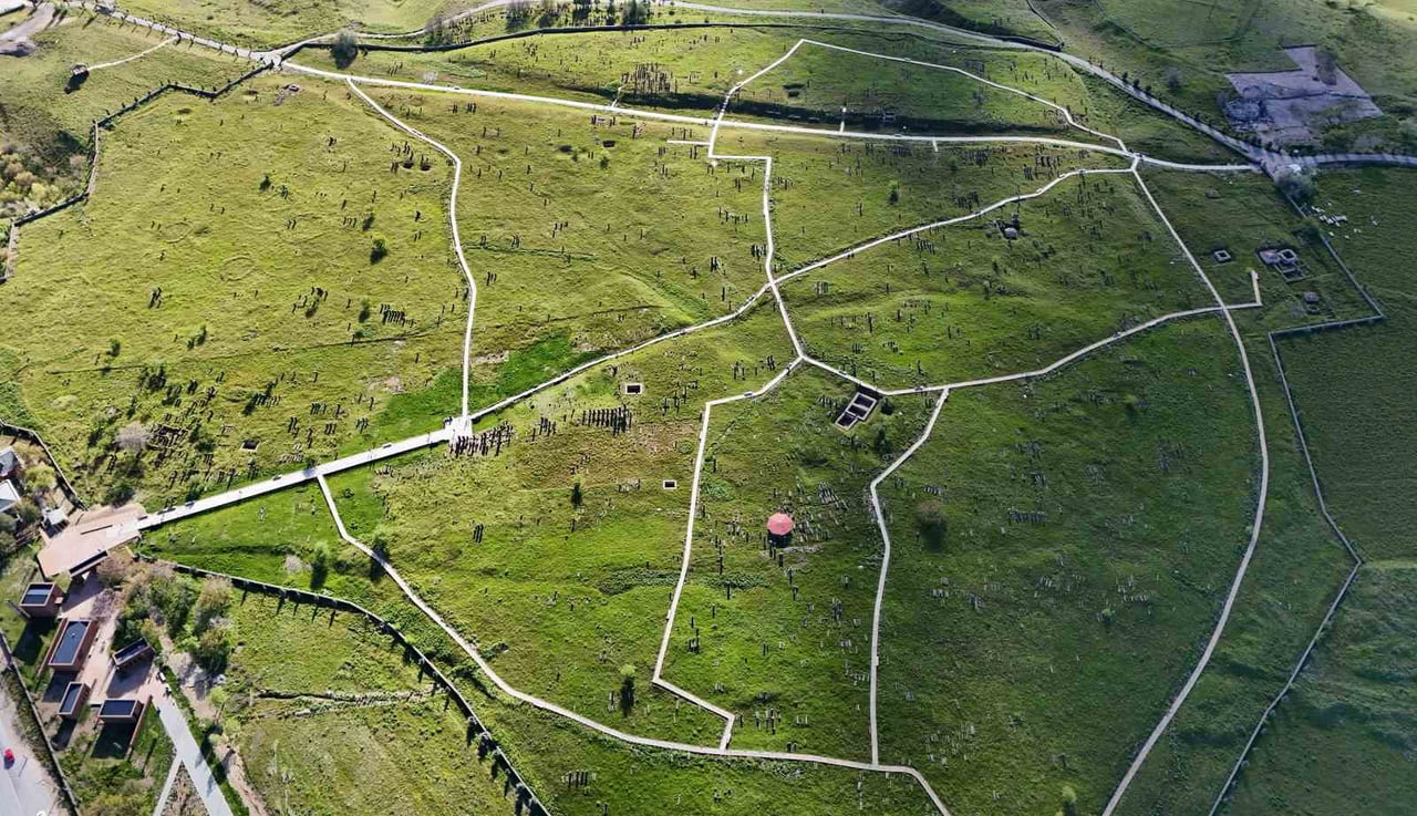 BİTLİS'İN AHLAT İLÇESİNDE BULUNAN VE TÜRK-İSLAM TARİHİNİN EN ÖNEMLİ MİRASLARI ARASINDA YER ALAN...