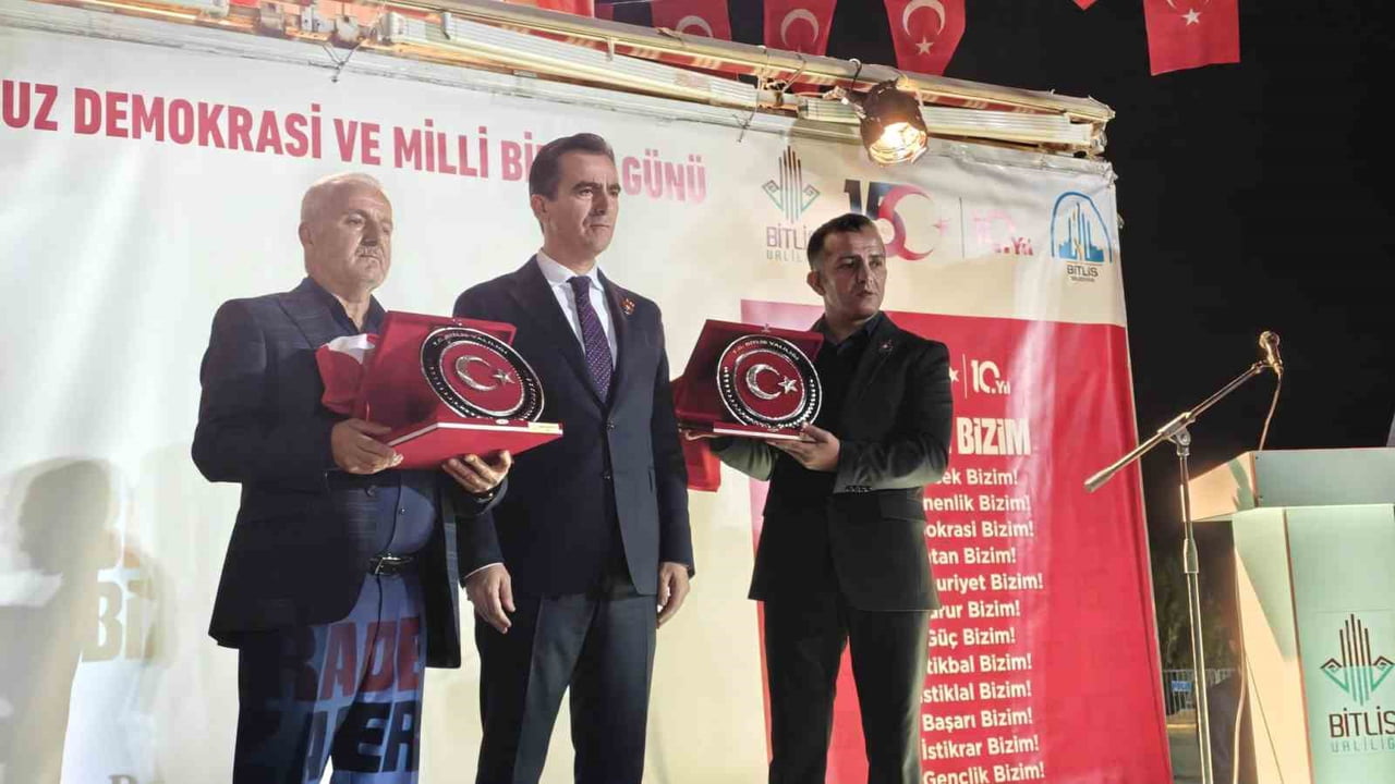 BİTLİS'TE 15 TEMMUZ DEMOKRASİ VE MİLLİ BİRLİK GÜNÜ DOLAYISIYLA DÜZENLENEN ANMA PROGRAMINDA...