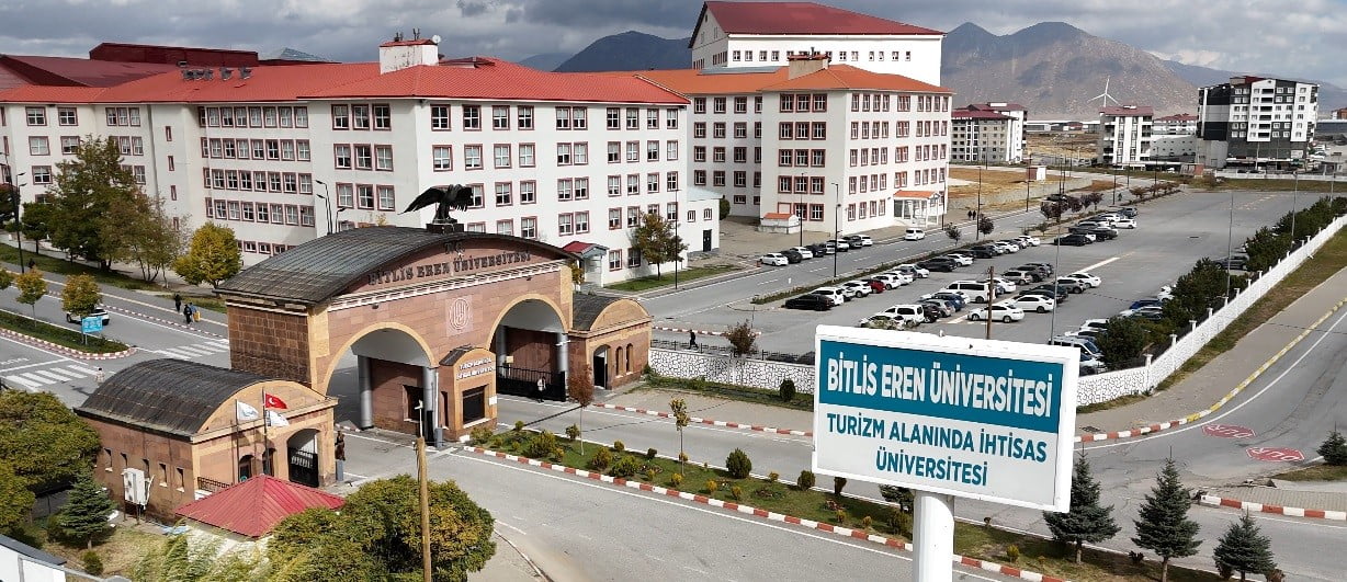 BİTLİS EREN ÜNİVERSİTESİ (BEÜ), 2026-2027 AKADEMİK YILINDA TIP FAKÜLTESİ'NE İLK ÖĞRENCİLERİNİ...