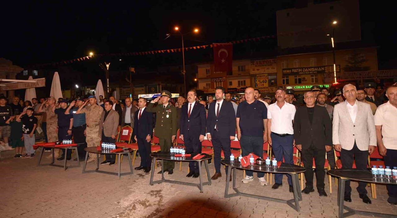 BİTLİS’İN AHLAT İLÇESİNDE 15 TEMMUZ DEMOKRASİ VE MİLLİ BİRLİK GÜNÜ KUTLANDI.