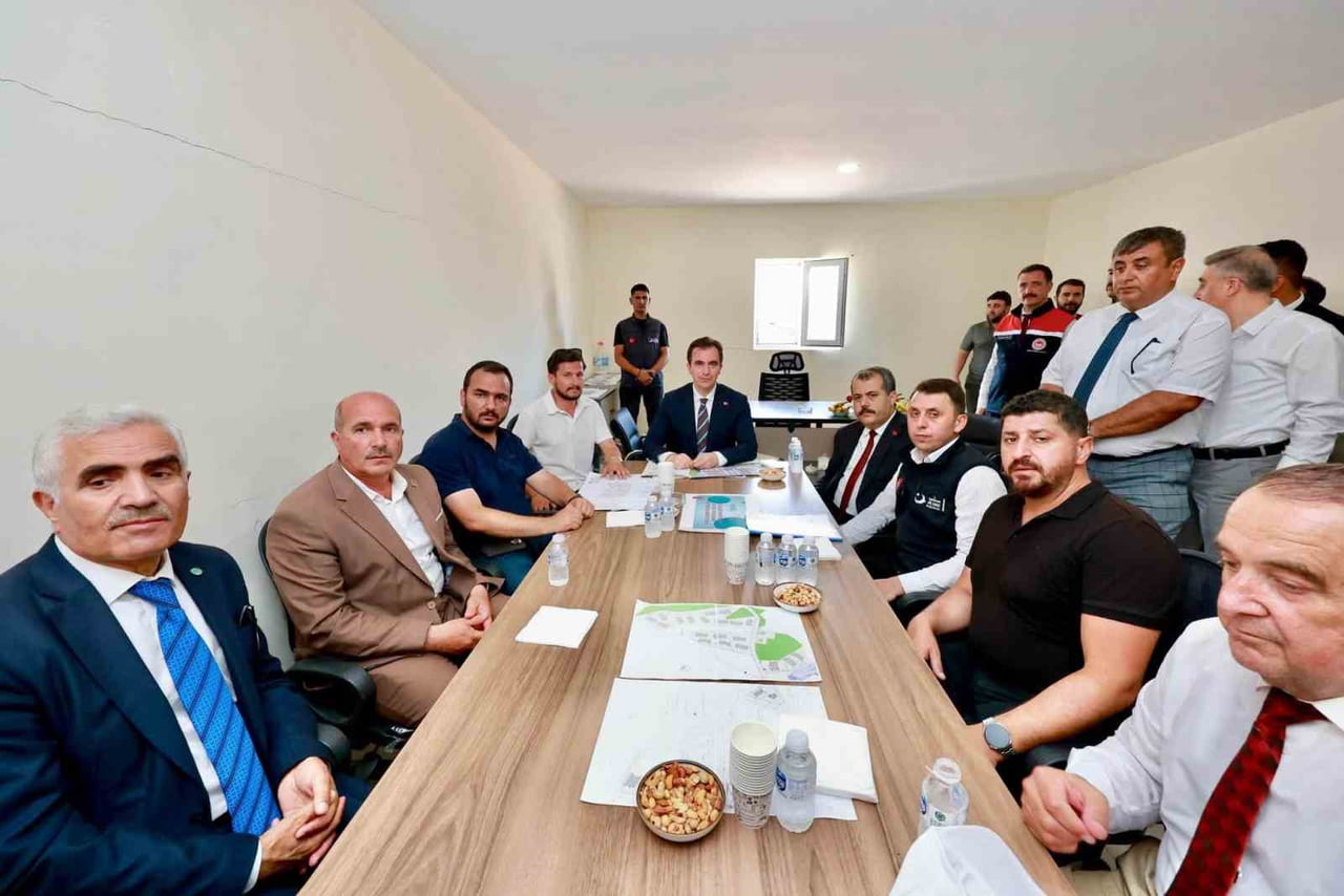 BİTLİS VALİSİ VALİSİ AHMET KARAKAYA, AHLAT’TA AHISKALI TÜRKLERİ İÇİN İNŞA EDİLEN TOKİ KONUTLARINI...