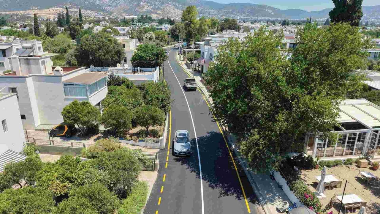 BODRUM BELEDİYESİ FEN İŞLERİ MÜDÜRLÜĞÜ EKİPLERİ, KENT GENELİNDE ALTYAPISI TAMAMLANAN BÖLGELERDE...