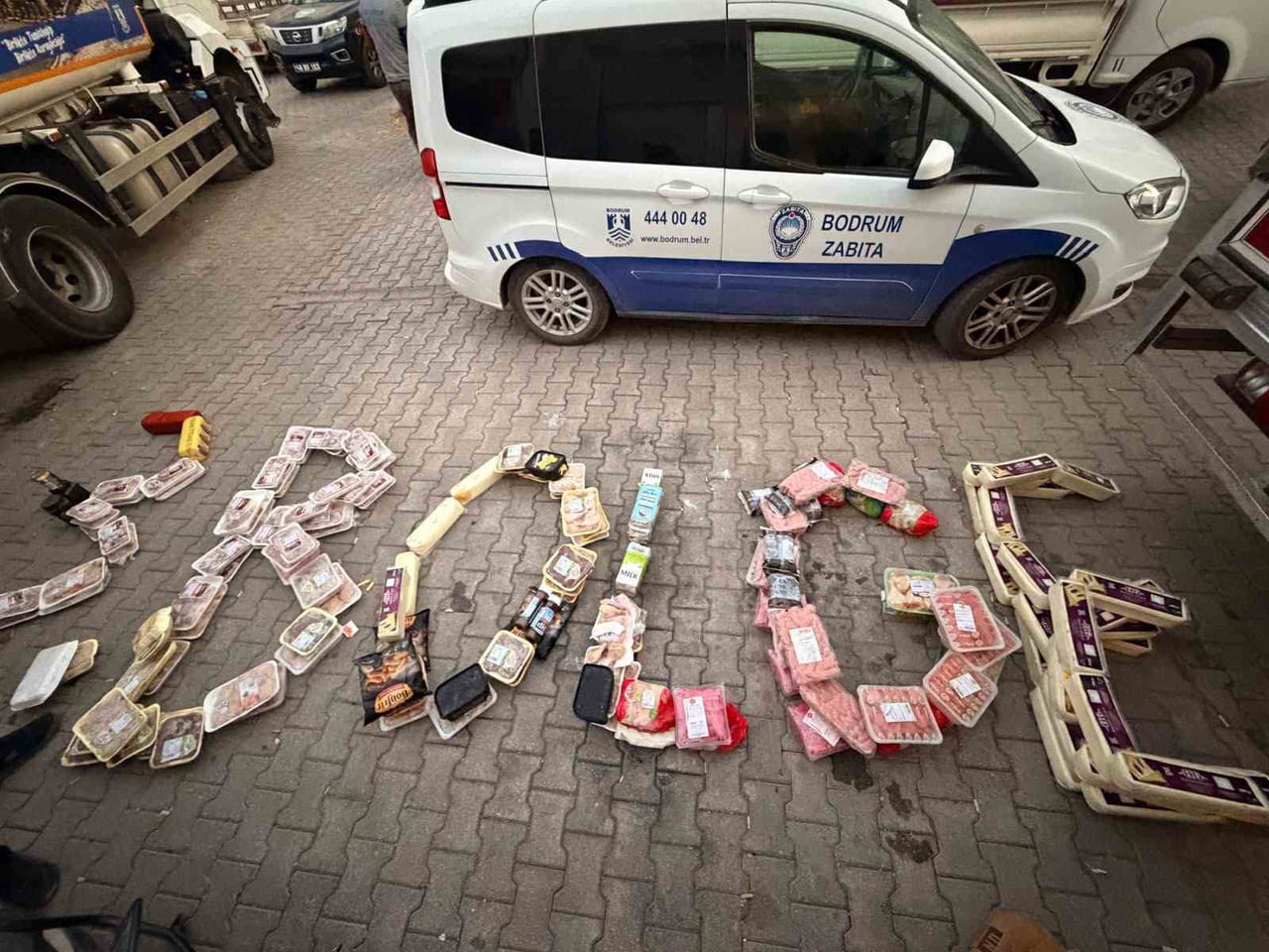 BODRUM BELEDİYESİ ZABITA MÜDÜRLÜĞÜ EKİPLERİNCE GERÇEKLEŞTİRİLEN DENETİMDE YAKLAŞIK 1 TON 200...