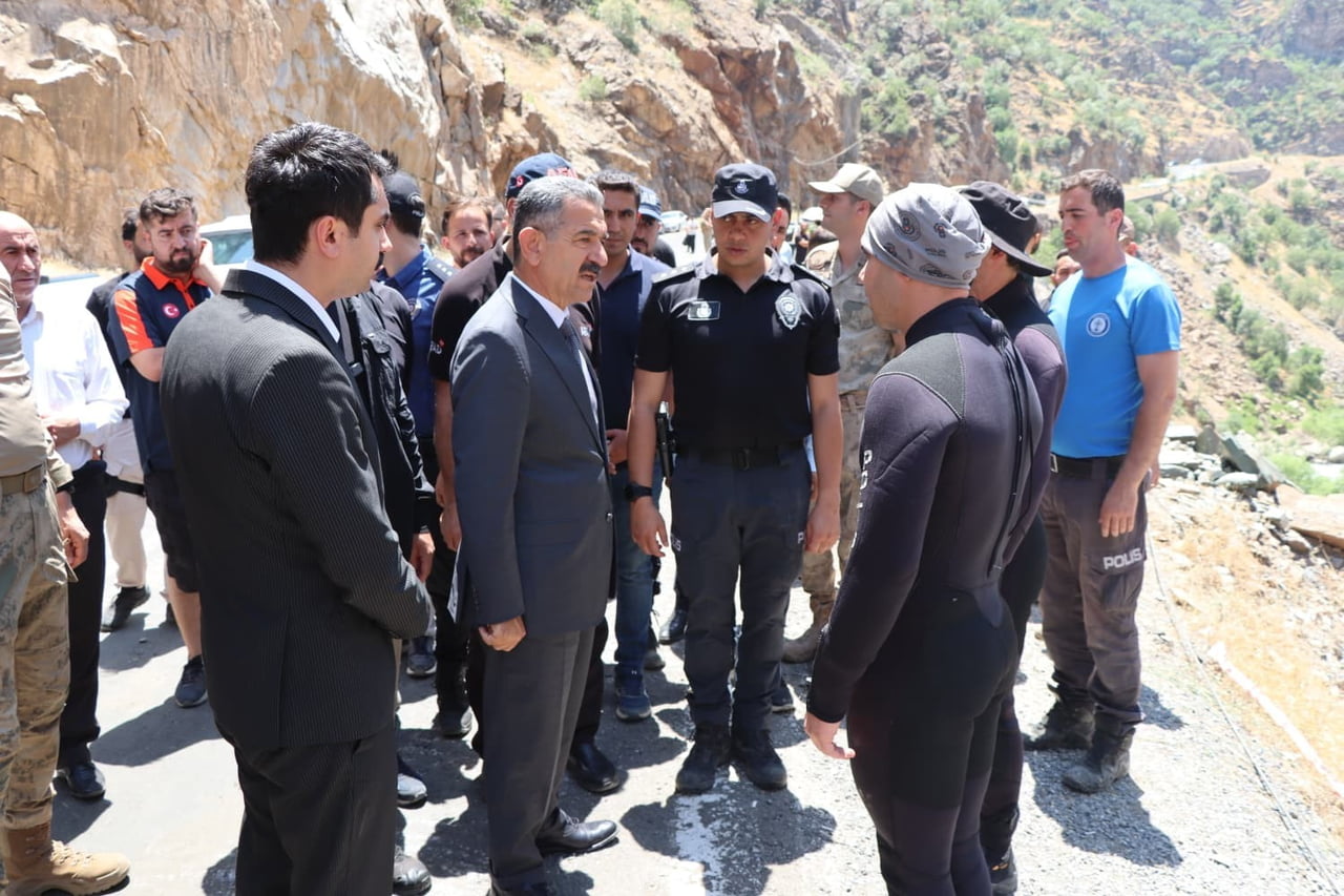 BÖLGEDE YÜRÜTÜLEN ÇALIŞMALARI YERİNDE İNCELEYEN VALİ BİROL EKİCİ, EKİPLERDEN SON DURUM HAKKINDA...