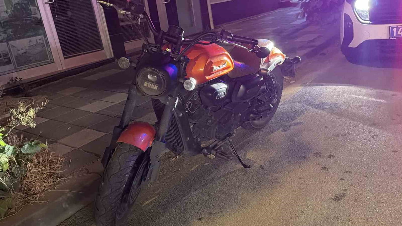 BOLU'DA OTOMOBİL İLE MOTOSİKLETİN ÇARPIŞTIĞI KAZADA MOTOSİKLET SÜRÜCÜSÜ YARALANDI.