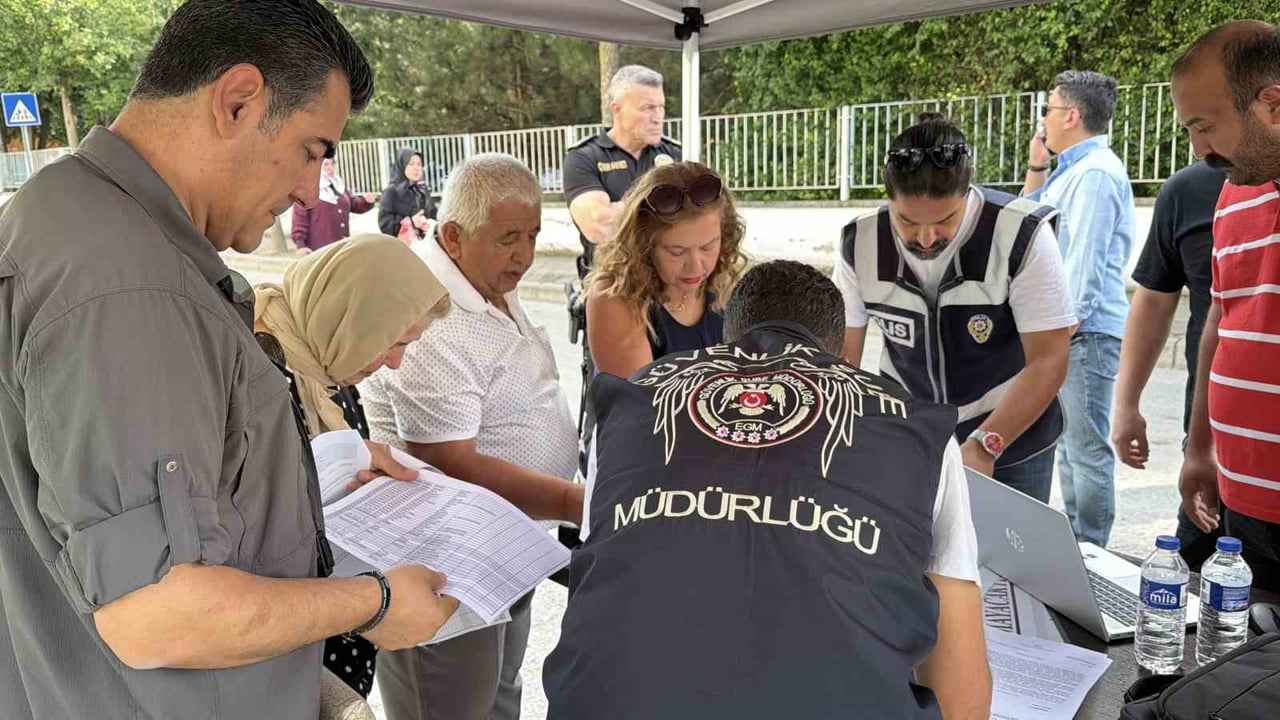 BOLU BELEDİYESİ'NDE YÜRÜTÜLEN YOLSUZLUK, RÜŞVET VE İRTİKAP SORUŞTURMASI KAPSAMINDA GÖREVDEN...
