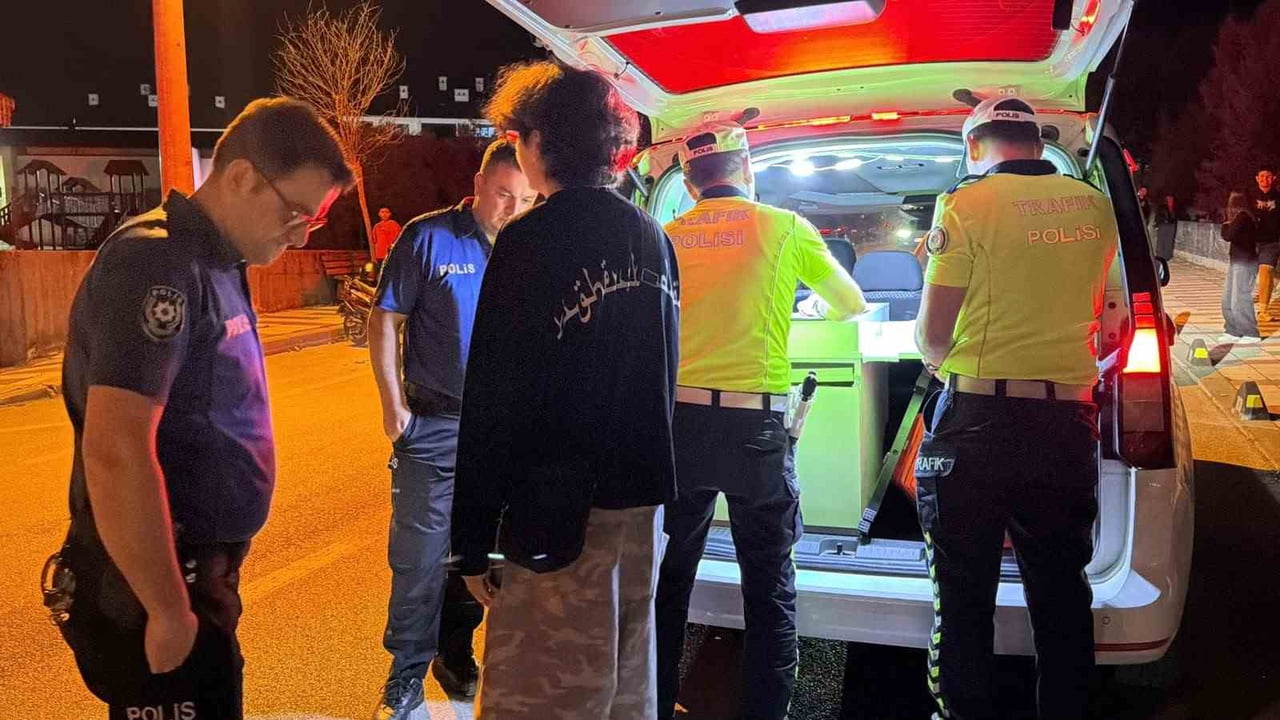 BOLU’DA SUV İLE MOTOSİKLETİN ÇARPIŞTIĞI KAZADA, 0,97 PROMİL ALKOLLÜ OLDUĞU BELİRLENEN SÜRÜCÜ...