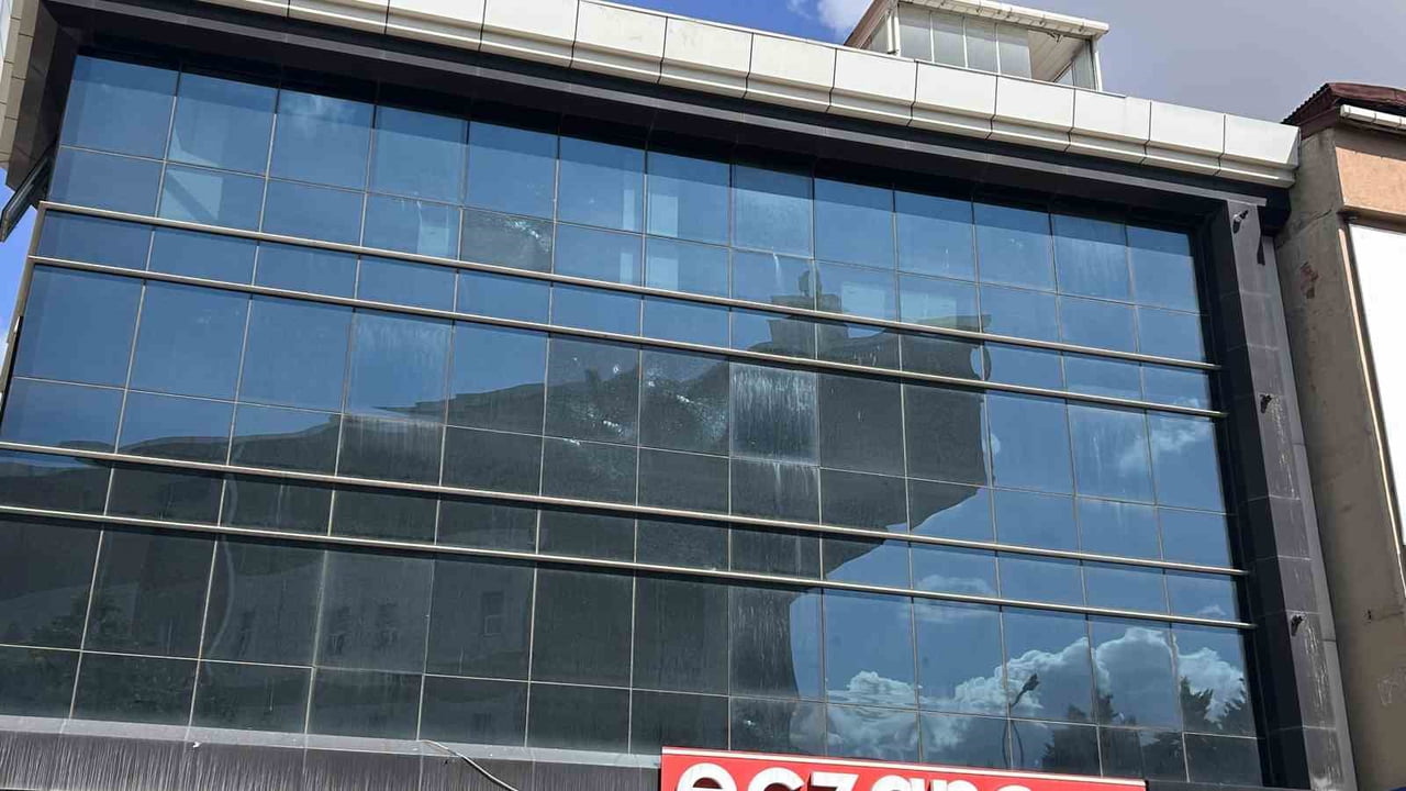BOŞ ECZA DEPOSU KURŞUNLANDI