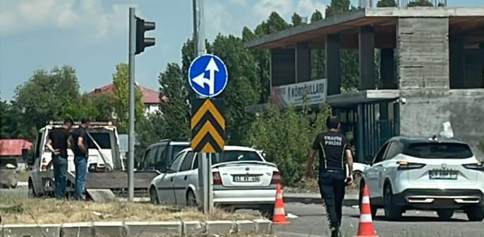 BULANIK’TA TRAFİK KAZASI 3 YARALI
