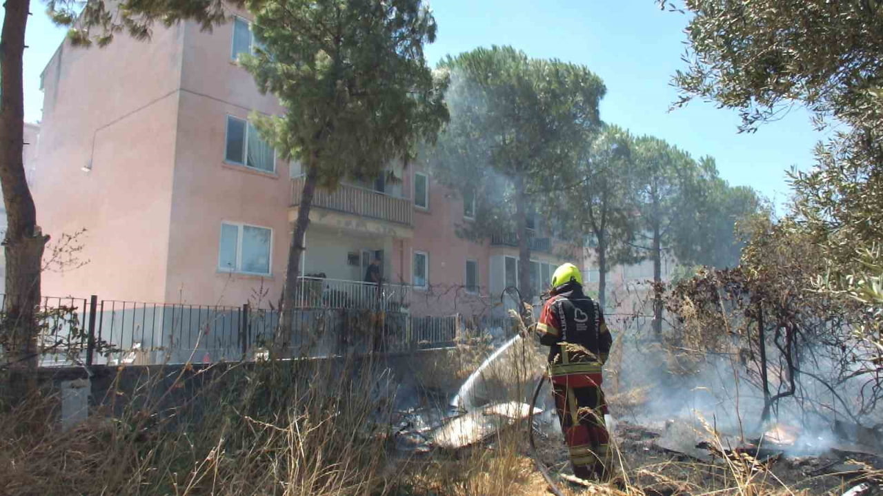 BURHANİYE DE YANGIN KARAKOLU TEHDİT ETTİ