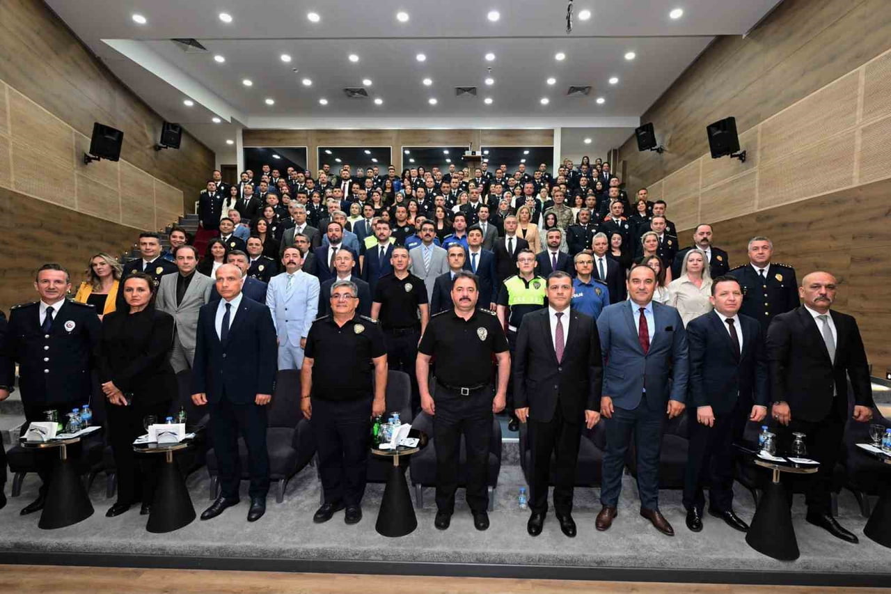 BURSA'DA 105 EMNİYET PERSONELİ BİR ÜST RÜTBEYE YÜKSELDİ
