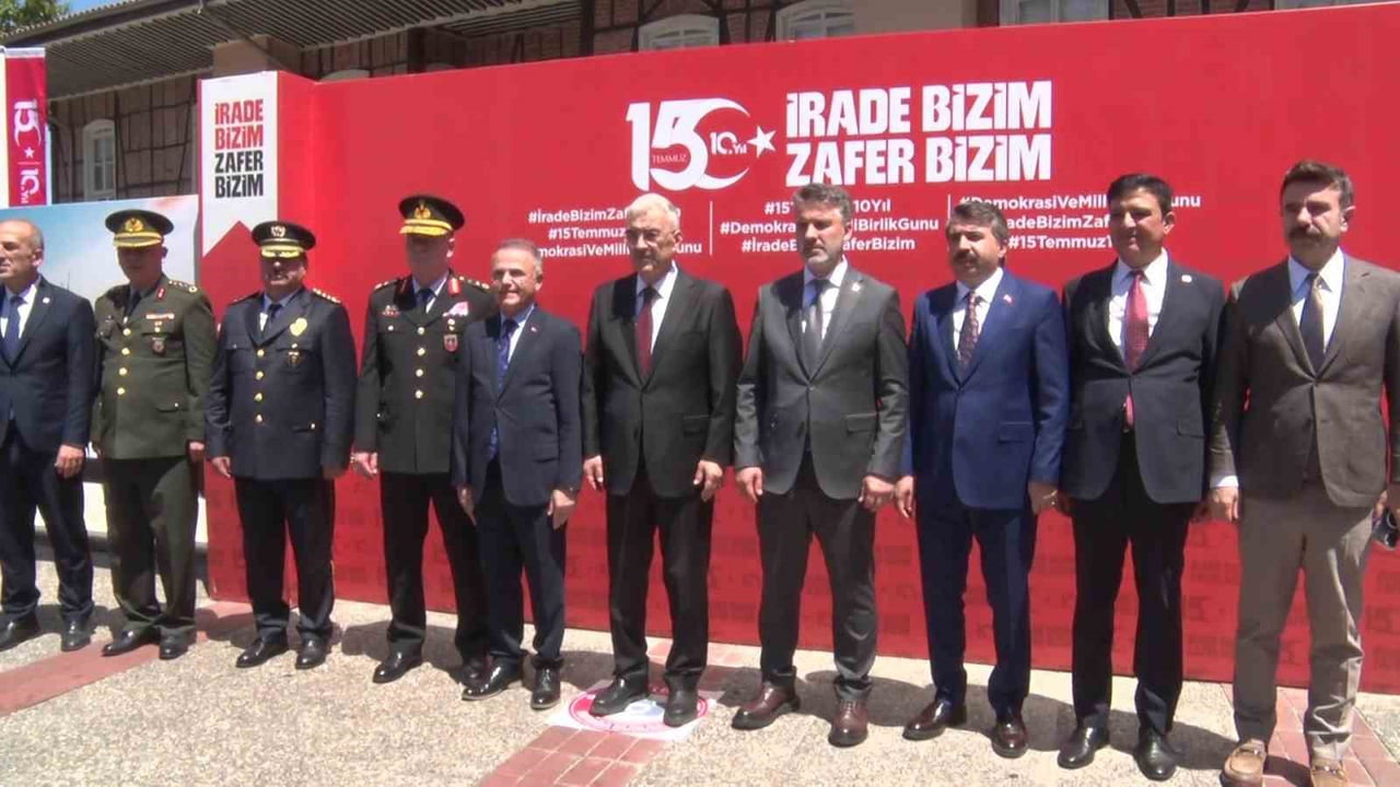 BURSA'DA 15 TEMMUZ DEMOKRASİ VE MİLLİ BİRLİK GÜNÜ KAPSAMINDA HAZIRLANAN ANMA MERKEZİ, DÜZENLENEN...