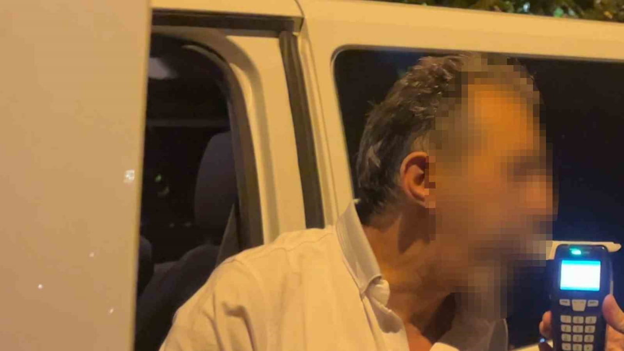 BURSA'DA ALKOL DENETİMİNİ GÖRÜNCE YAVAŞLAYAN TİCARİ ARAÇ SÜRÜCÜSÜ, 1.63 PROMİL ALKOLLÜ...