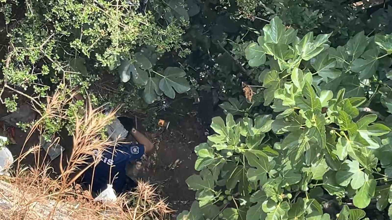 BURSA'DA MANZARAYI İZLERKEN 10 METRE YÜKSEKTEN DÜŞEN KADIN, YARDIM İÇİN GELEN POLİSLERDEN KAÇTI....