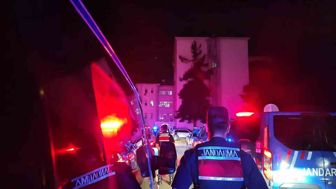 BURSA'DA SAHTE ALIŞVERİŞ SİTESİ KURARAK VATANDAŞLARI 1 MİLYON LİRADAN FAZLA DOLANDIRAN ÇETE, BURSA...