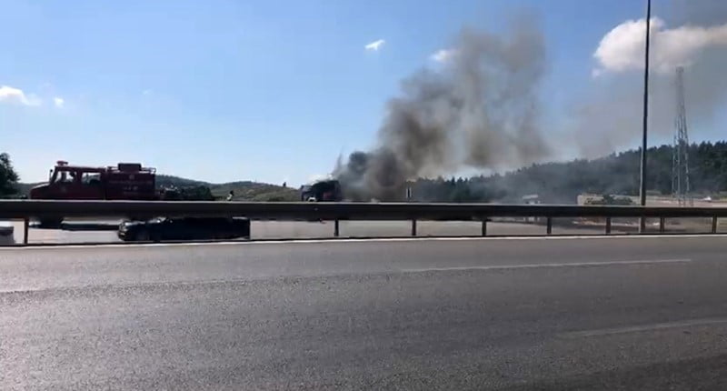 BURSA'DA SEYİR HALİNDEKİ TIR ALEV TOPUNA DÖNDÜ