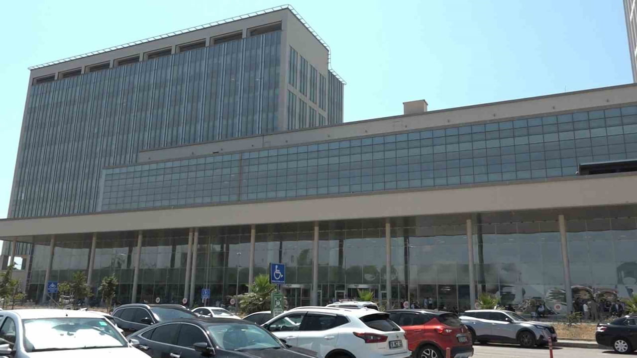BURSA'DA TUTUKLU BULUNAN CHP'Lİ BURSA BÜYÜKŞEHİR BELEDİYE BAŞKANI MUSTAFA BOZBEY’İN DE SANIKLARI...