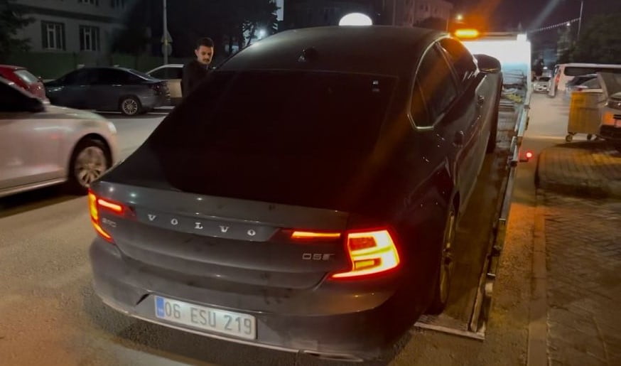 BURSA'NIN İNEGÖL İLÇESİNDE ÇAKARLI ARAÇLA TRAFİKTE SEYREDEN VE POLİSİN "DUR" İHTARINA UYMAYARAK...