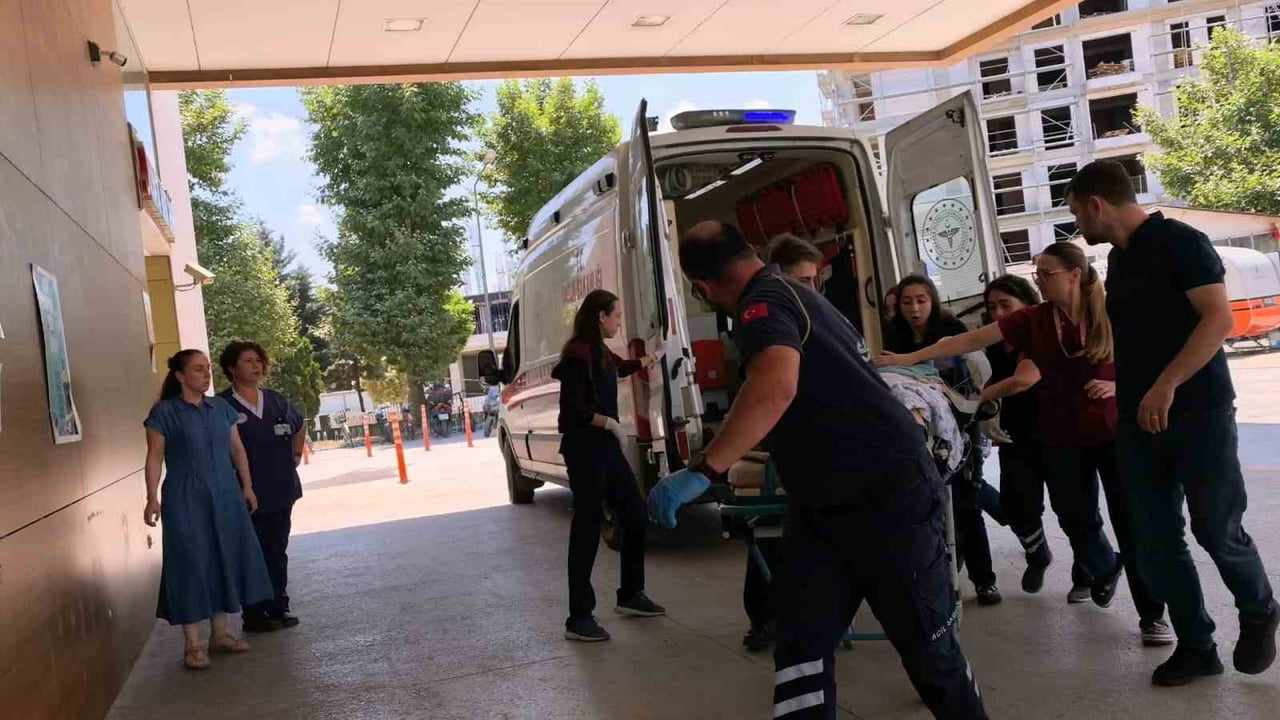 BURSA'NIN İNEGÖL İLÇESİNDE GÖREV YAPAN 35 YAŞINDAKİ HEMŞİRENİN VEFATI SAĞLIK CAMİASINI YASA...