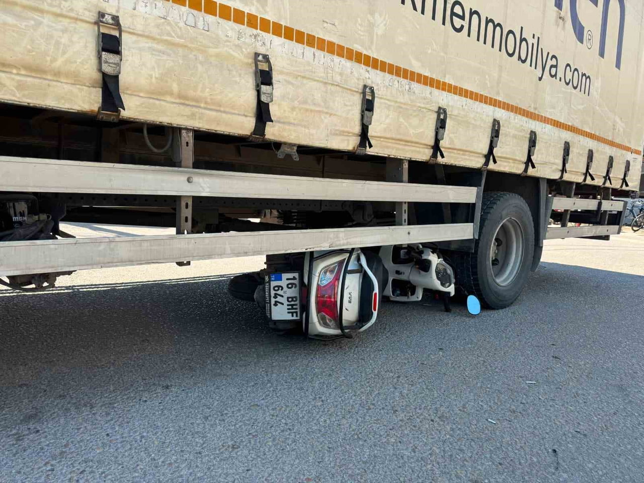 BURSA'NIN İNEGÖL İLÇESİNDE KAMYONET İLE ÇARPIŞAN MOTOSİKLET SÜRÜCÜSÜ, 7 GÜN SONRA YAŞAM SAVAŞINI...
