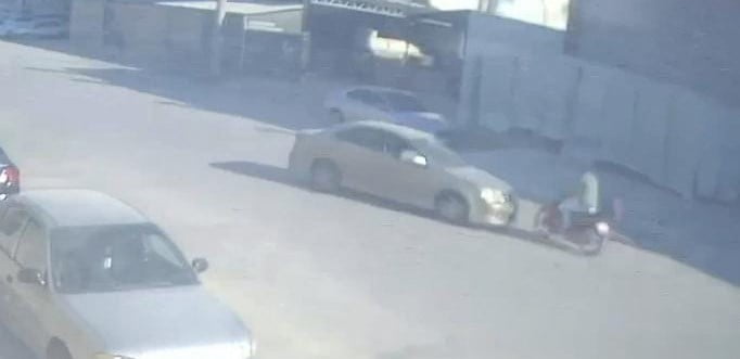 BURSA'NIN İNEGÖL İLÇESİNDE OTOMOBİL İLE MOTOSİKLETİN ÇARPIŞTIĞI TRAFİK KAZASINDA MOTOSİKLET...