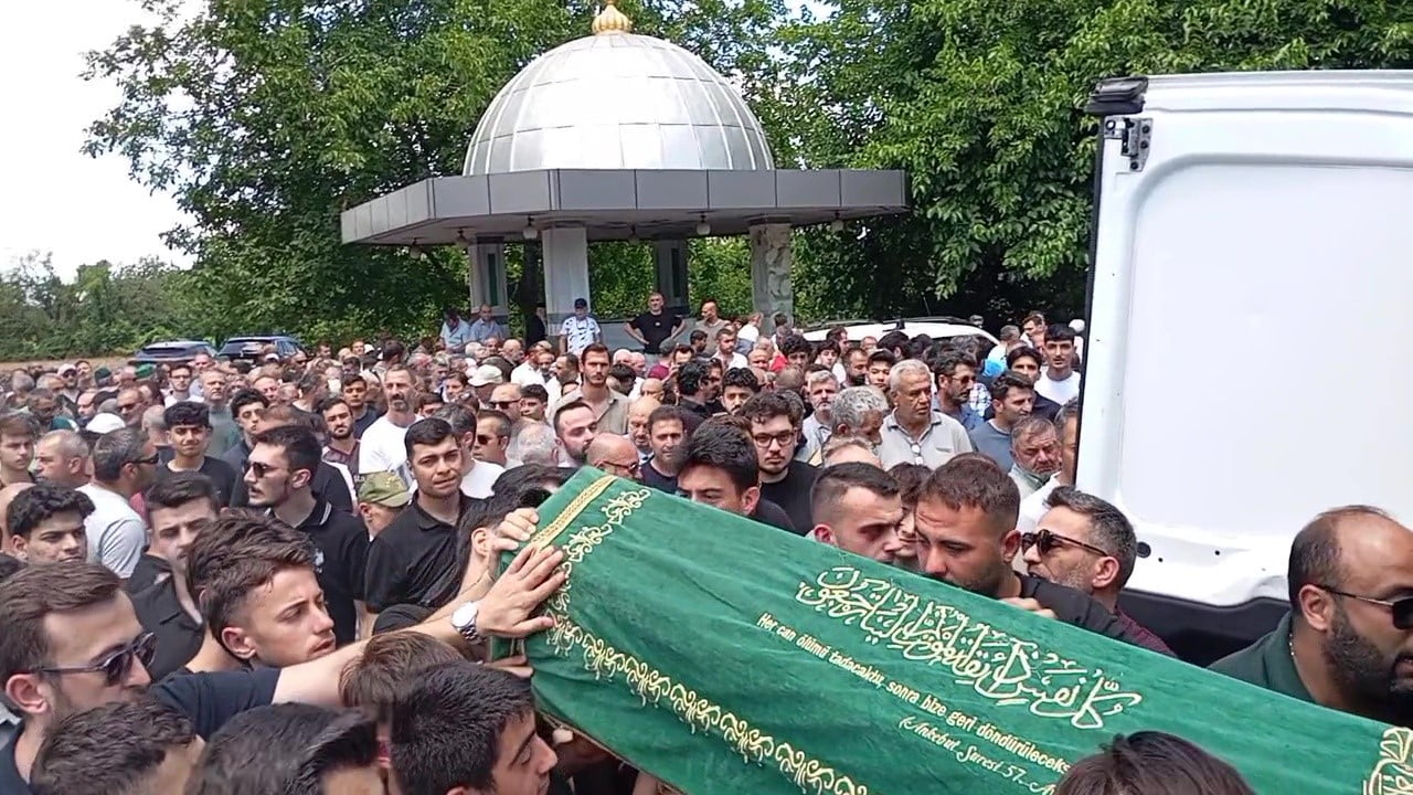 BURSA'NIN İZNİK İLÇESİNDE SERİNLEMEK İÇİN GİRDİĞİ GÖLDE YAŞAMINI YİTİREN 21 YAŞINDAKİ İSMAİL...