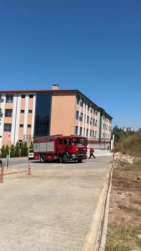 BURSA'NIN KESTEL İLÇESİ AKTAŞTEPE MEVKİSİNDE ÇIKAN ORMAN YANGINI, EKİPLERİN YOĞUN MÜDAHALESİ...