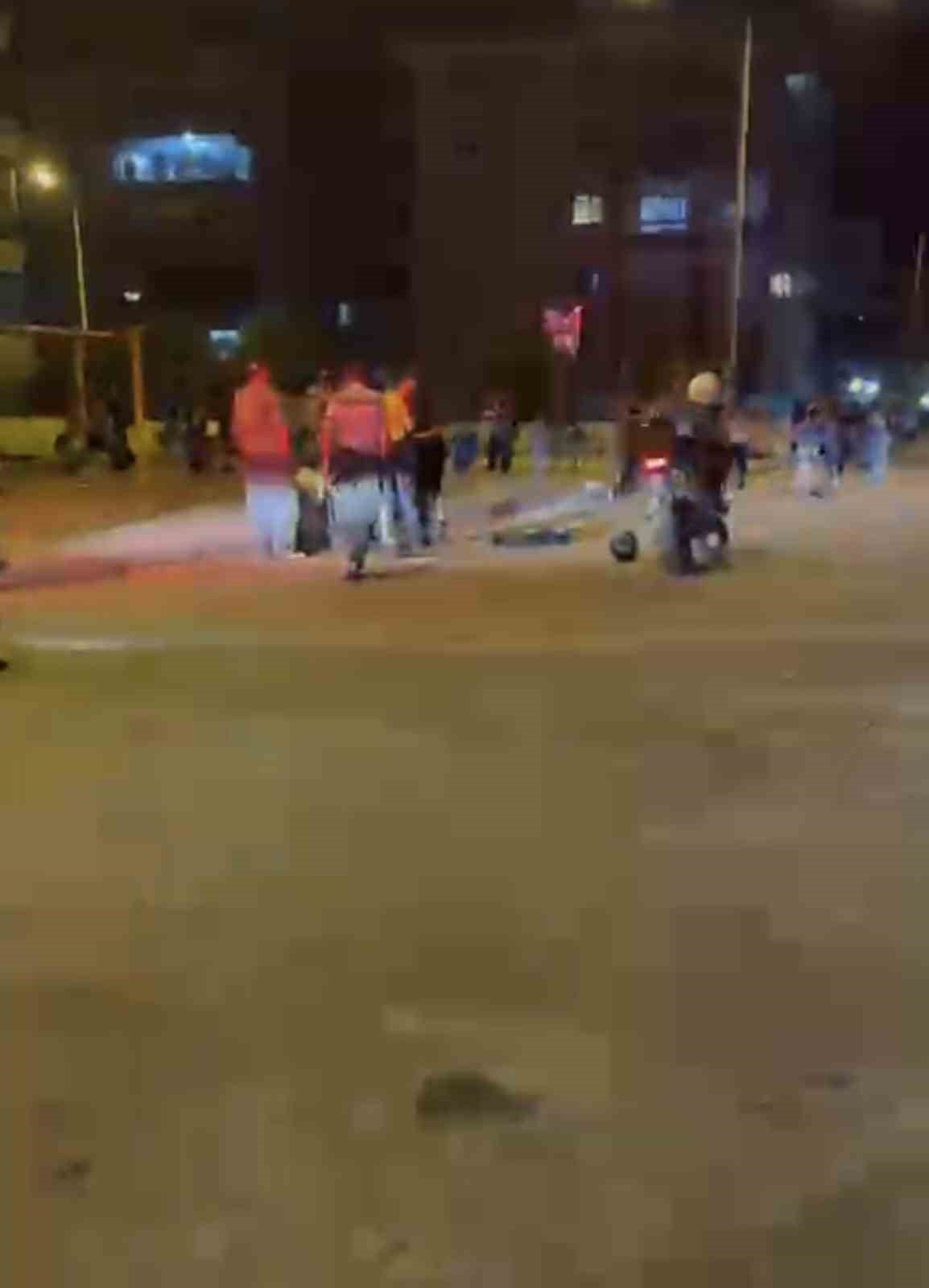BURSA'NIN MUDANYA İLÇESİNDE KAYALIKLARDA OTURAN GENÇ KIZ, İDDİAYA GÖRE YANINA GELEN BİR KADININ...