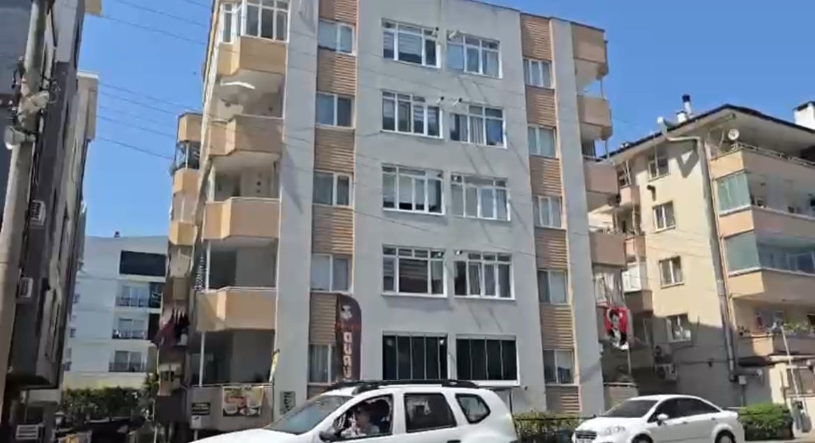 BURSA'NIN MUDANYA İLÇESİNDE YAŞLI KADININ EVİNDE BOĞAZI KESİLEREK ÖLDÜRÜLMESİYLE İLGİLİ DEVAM EDEN...