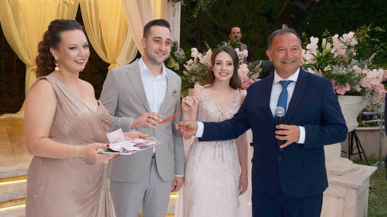 BURSA'NIN ÖNDE GELEN FİRMALARINDAN ORUÇ İNŞAAT'IN ORTAĞI MEHMET ORUÇ'UN KIZI ÇAĞLA ORUÇ İLE AHMET...