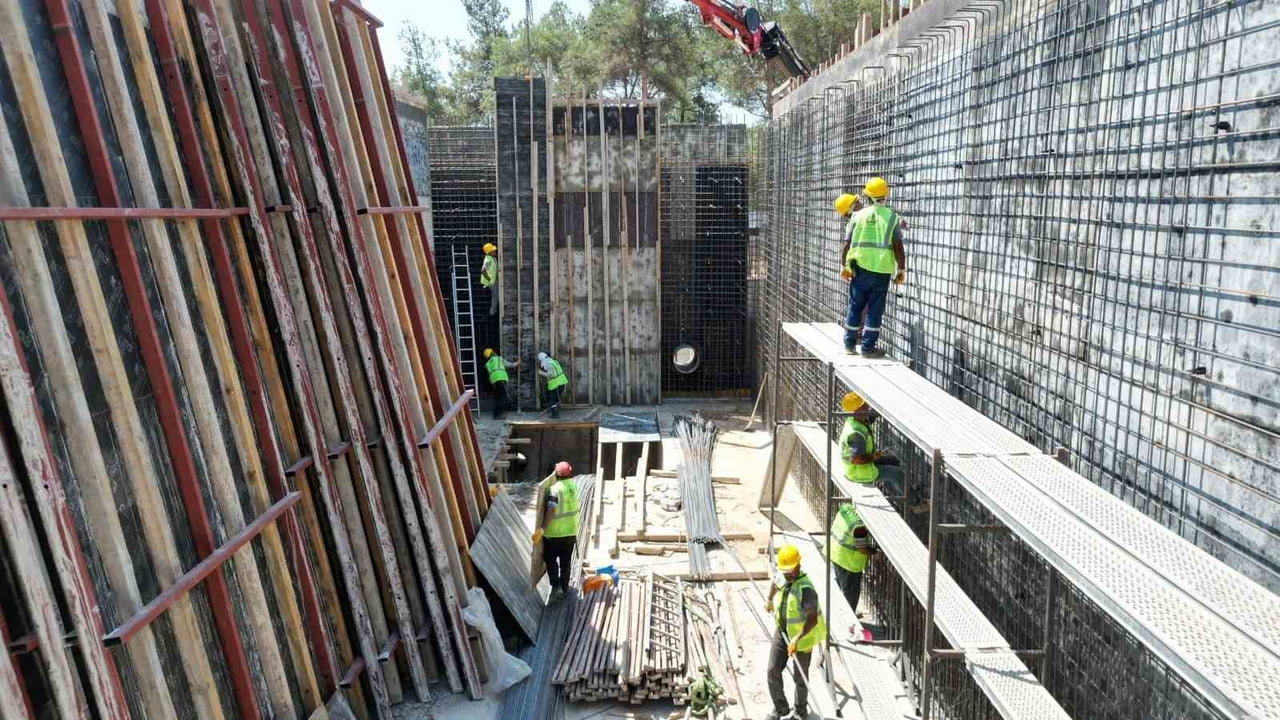 BURSA BÜYÜKŞEHİR BELEDİYESİ, KENT GENELİNDE SÜRDÜRDÜĞÜ İÇME SUYU ARZ GÜVENLİĞİNE YÖNELİK...