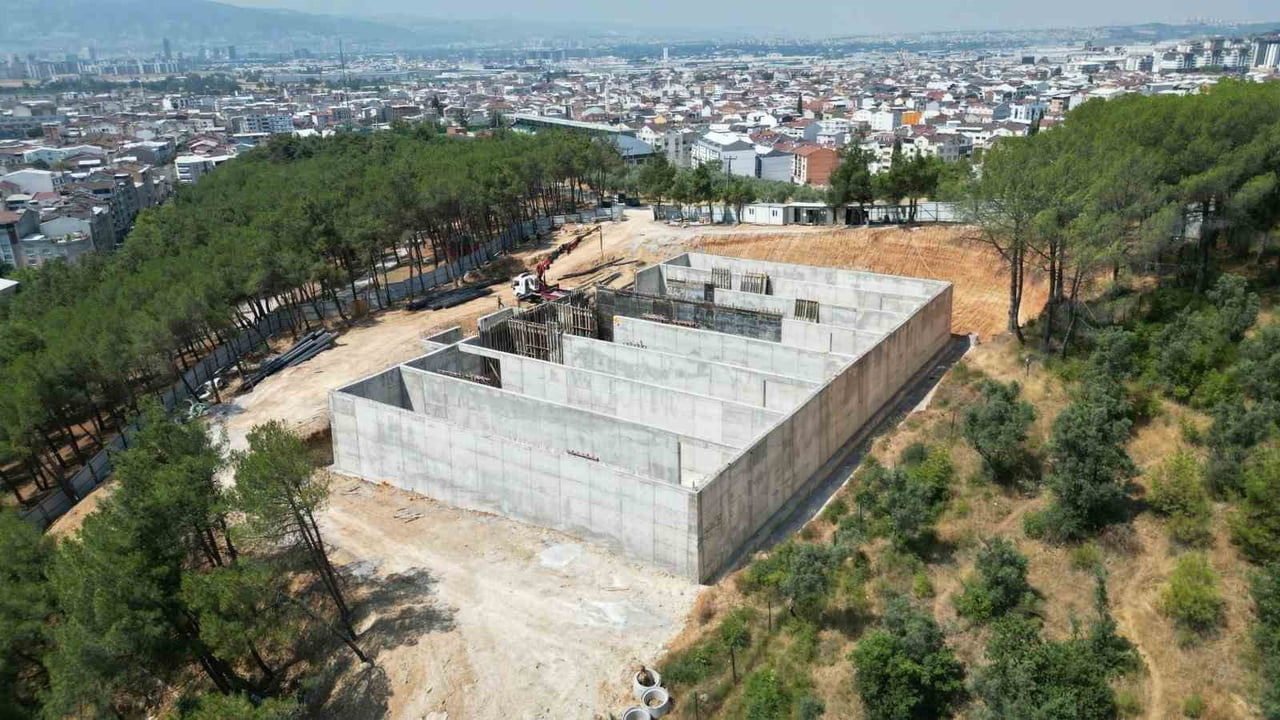 BURSA BÜYÜKŞEHİR BELEDİYESİ, KENT GENELİNDE SÜRDÜRDÜĞÜ İÇME SUYU ARZ GÜVENLİĞİNE YÖNELİK...