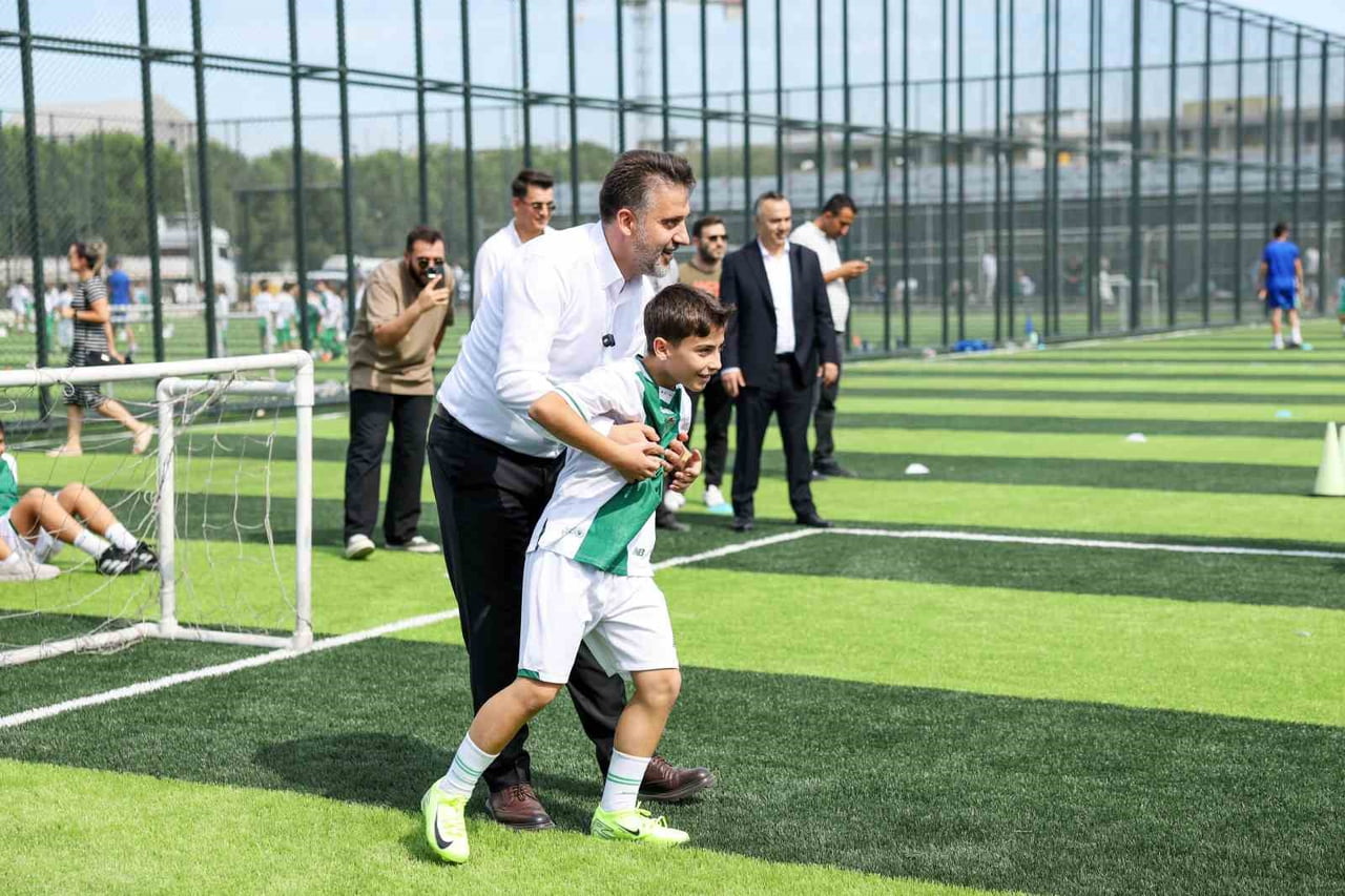 BURSA BÜYÜKŞEHİR BELEDİYESİ, SPOR KENTİ KİMLİĞİNİ GÜÇLENDİRMEYE YÖNELİK HAYATA GEÇİRDİĞİ TESİS...