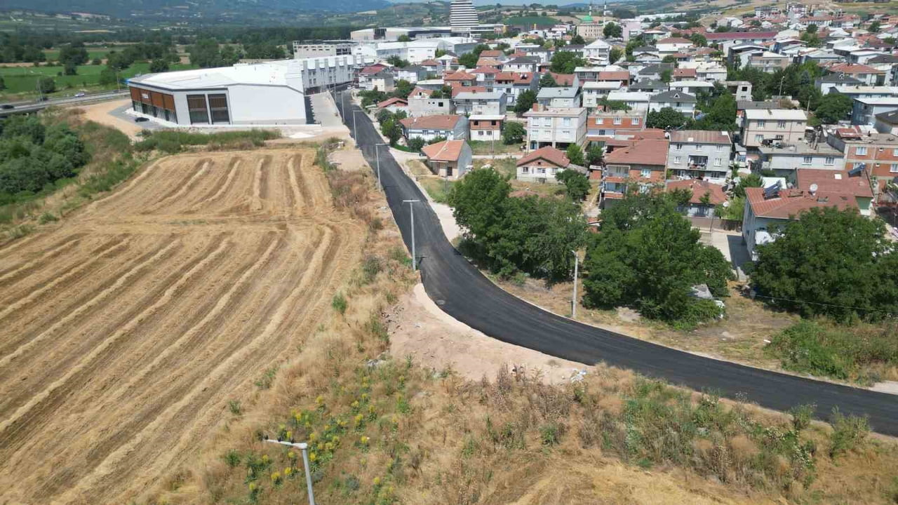 BURSA BÜYÜKŞEHİR BELEDİYESİ TARAFINDAN 17 İLÇEDE ASFALT KAPLAMA ÇALIŞMALARI ARALIKSIZ DEVAM...