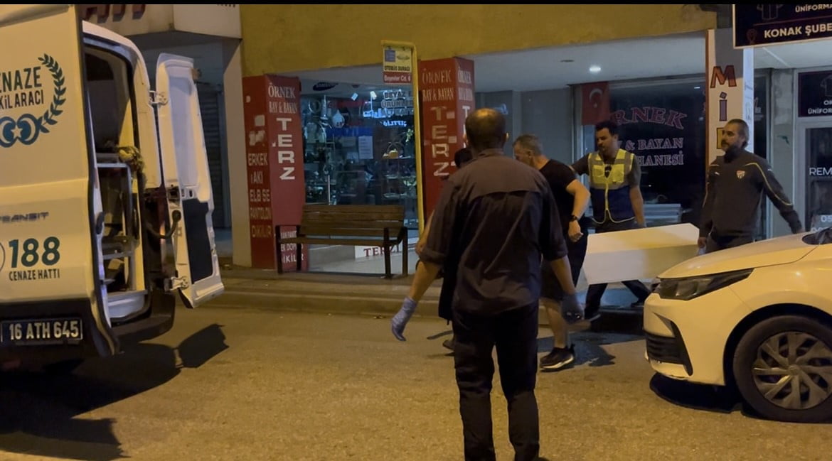 BURSA’DA 2 ÇOCUK ANNESİ KADIN EVDE BAŞINDAN VURULMUŞ HALDE BULUNDU : 1 GÖZALTI