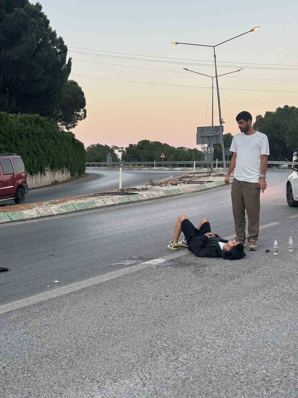 BURSA’NIN GEMLİK İLÇESİNE BAĞLI KUMLA MAHALLESİ’NDE SEYİR HALİNDEKİ MOTOSİKLETİN KONTROLDEN...