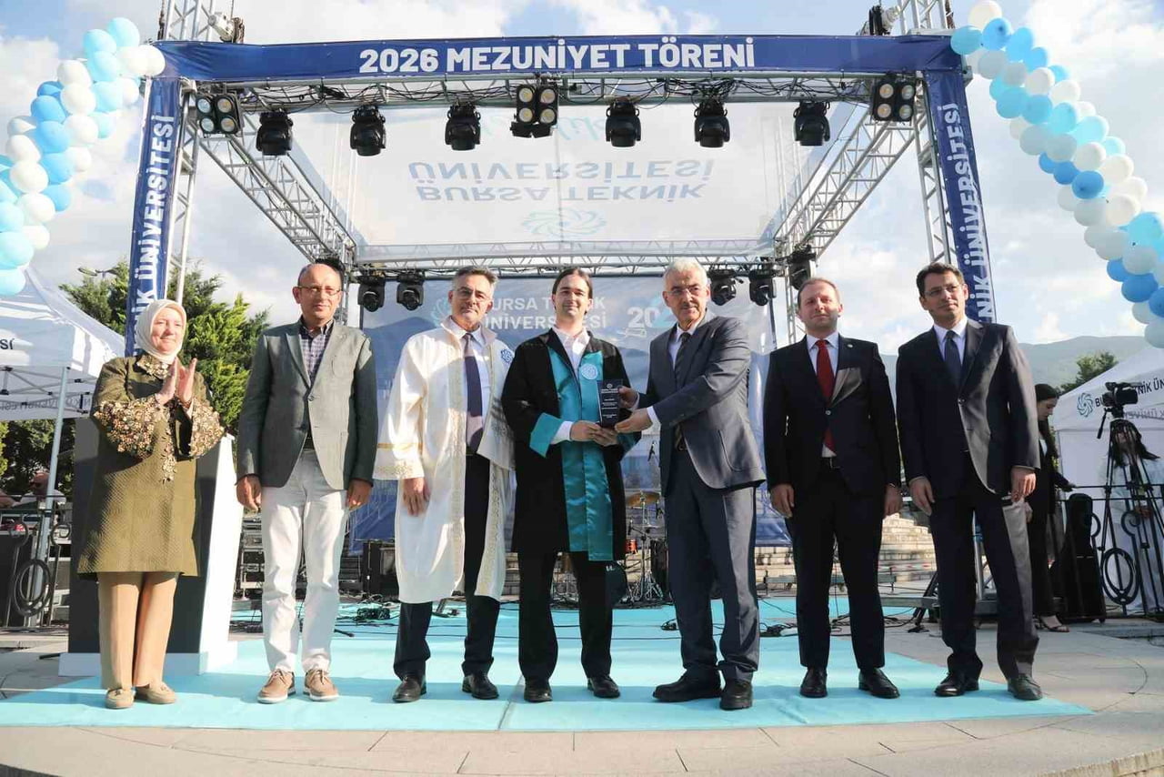 BURSA TEKNİK ÜNİVERSİTESİ (BTÜ) 2025-2026 AKADEMİK YILI MEZUNİYET TÖRENİ GERÇEKLEŞTİ.