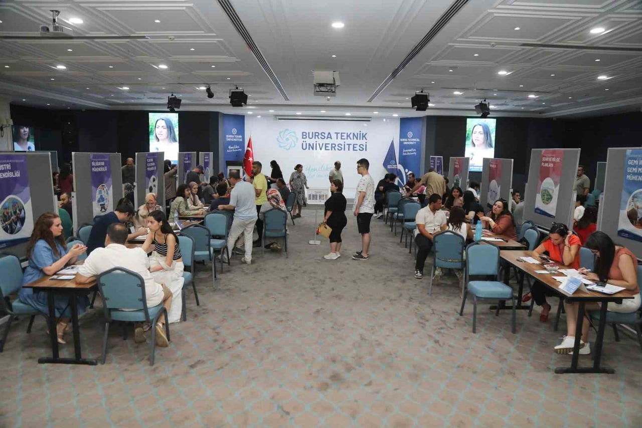 BURSA TEKNİK ÜNİVERSİTESİ (BTÜ), ÜNİVERSİTE TERCİH SÜRECİNDEKİ ADAY ÖĞRENCİLERİ VE AİLELERİNİ BU...