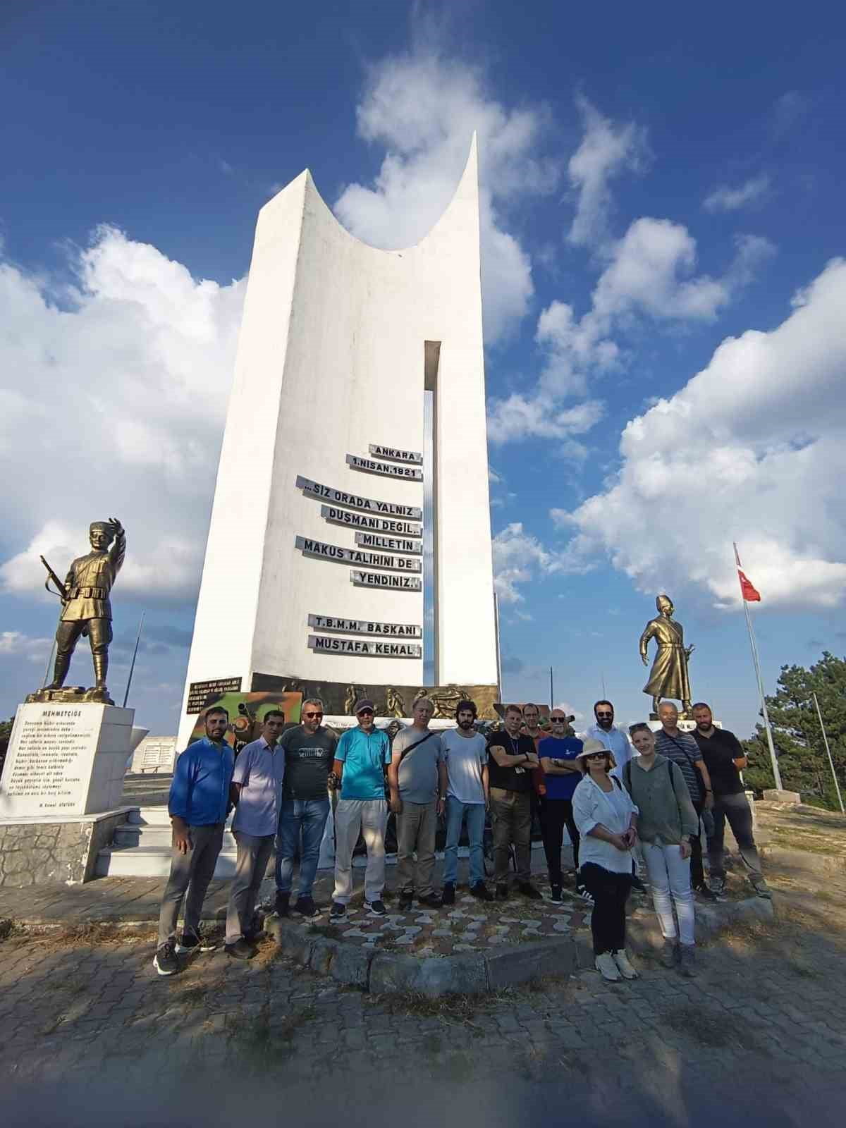 BURSA TURİST REHBERLERİ ODA BİLECİK'İN TARİHİ YERLERİNİ GEZDİ