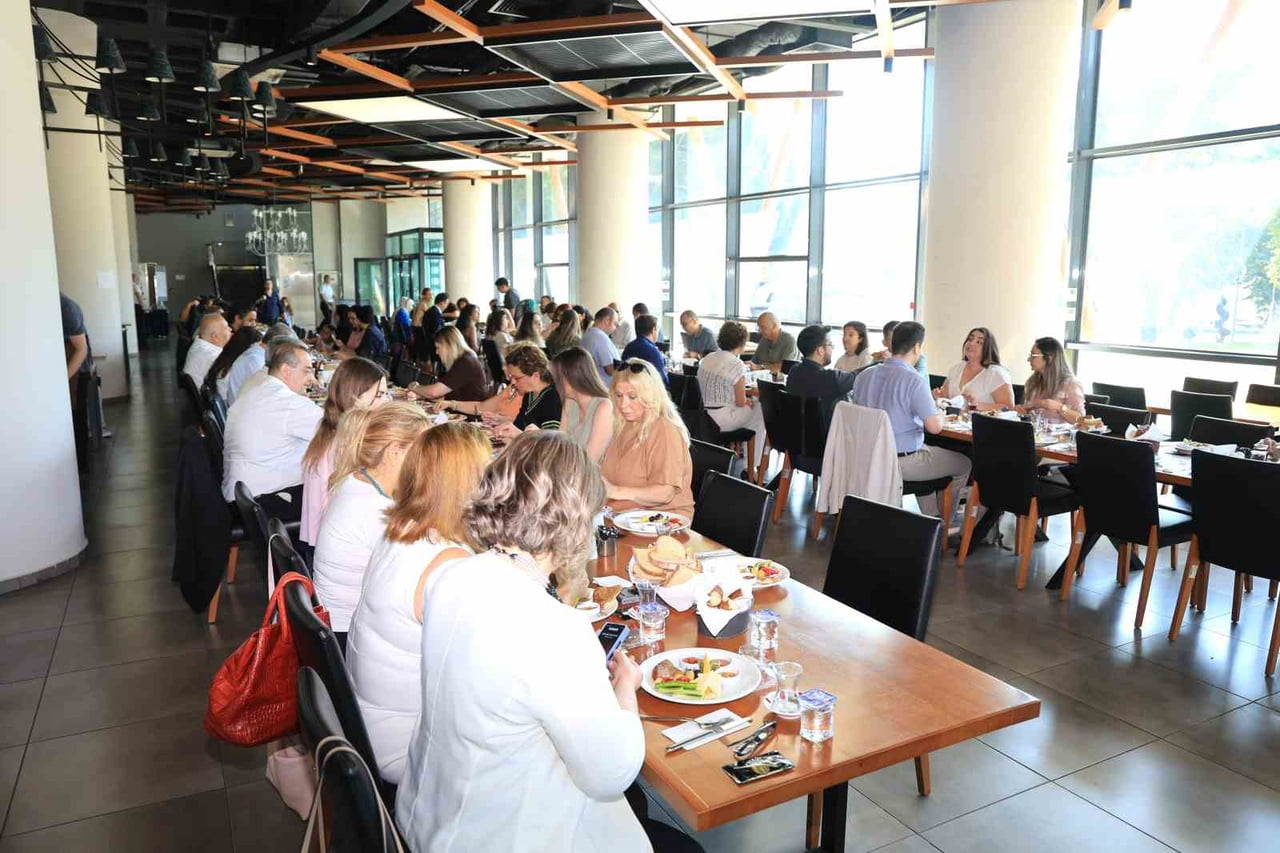BUÜ, AKADEMİK PERFORMANSI VE NİTELİKLİ YAYINLARIYLA ÖNE ÇIKAN ARAŞTIRMACILARI "BAŞARILI...